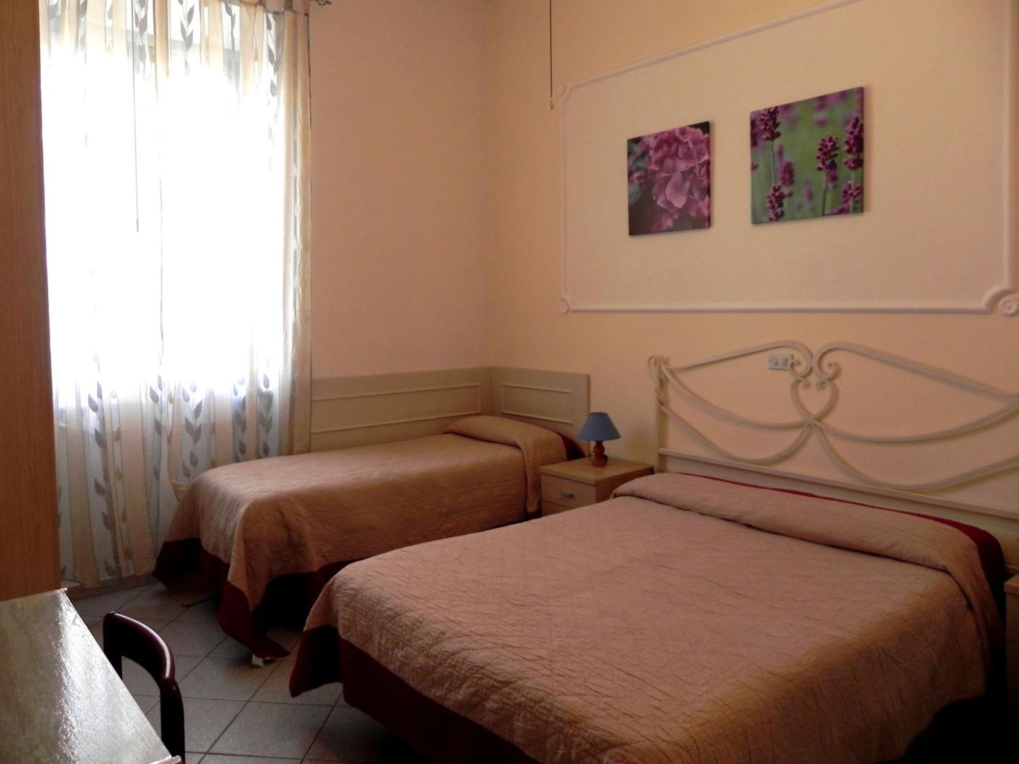 Hotel Ondina Viareggio Exterior photo