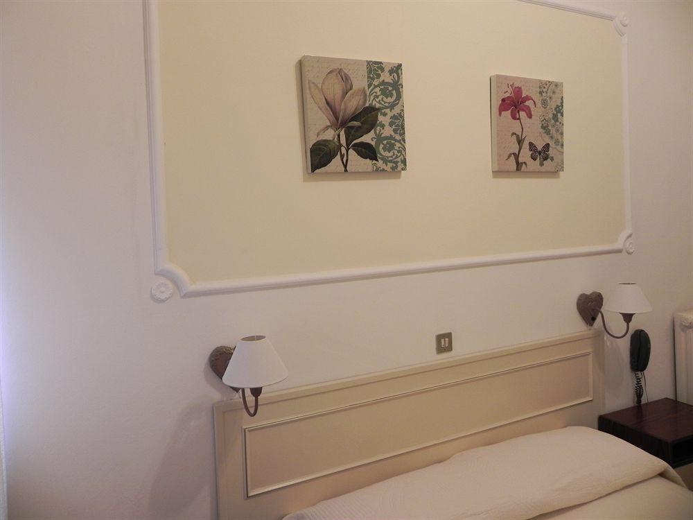 Hotel Ondina Viareggio Exterior photo
