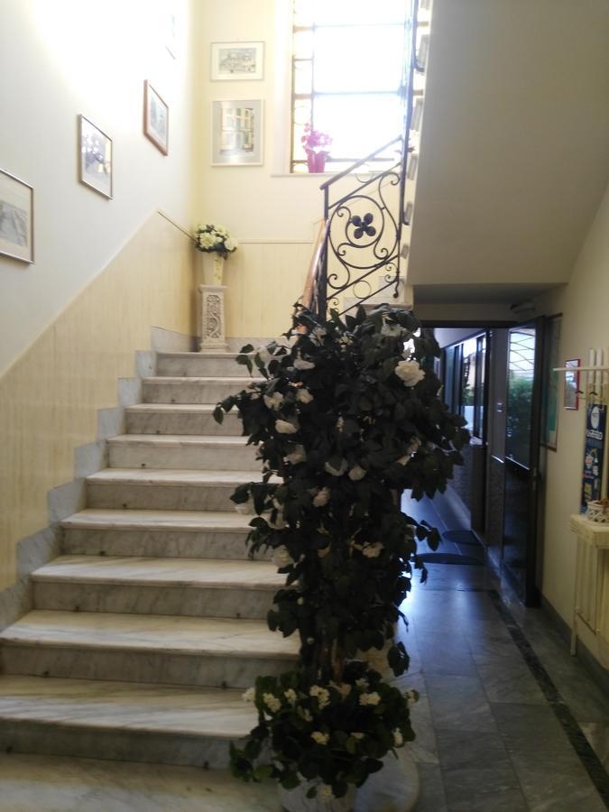 Hotel Ondina Viareggio Exterior photo